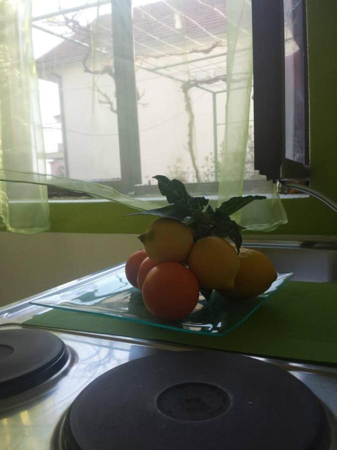 Family Stakic Apartment Baska Voda Bagian luar foto